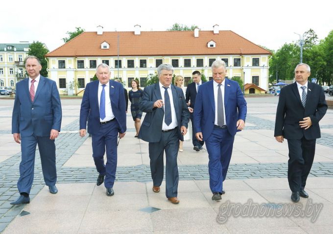 Сенаторы обсудили в Гродно законодательные нормы, содействующие деловой инициативе и повышению инвестиционной привлекательности страны