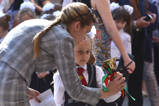 Фотофакт. В гомельских школах прозвенел последний звонок