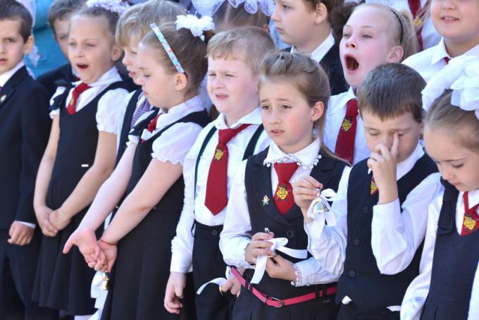 Фотофакт. В гомельских школах прозвенел последний звонок