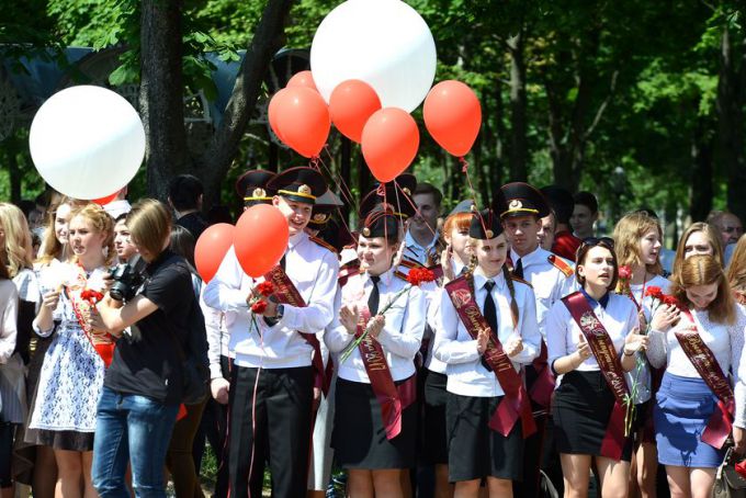 В Советском районе прошёл праздник последнего звонка