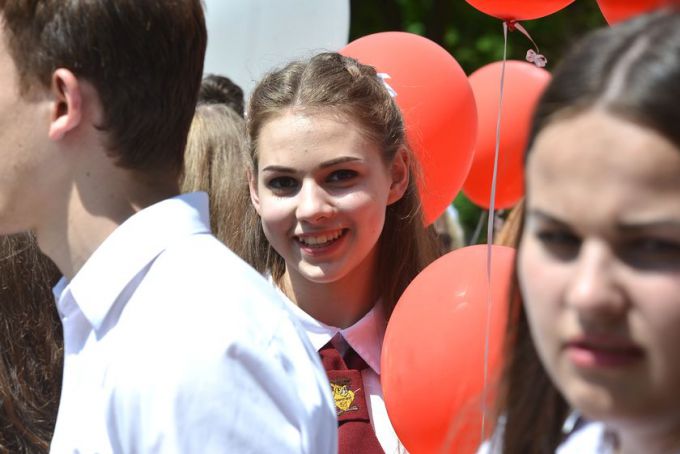 В Советском районе прошёл праздник последнего звонка