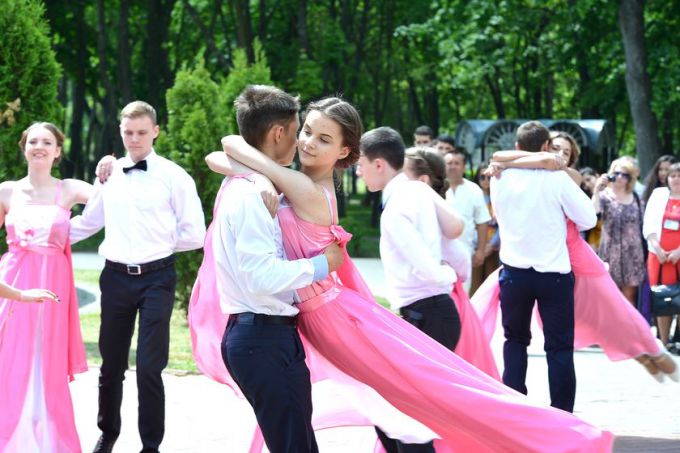 В Советском районе прошёл праздник последнего звонка