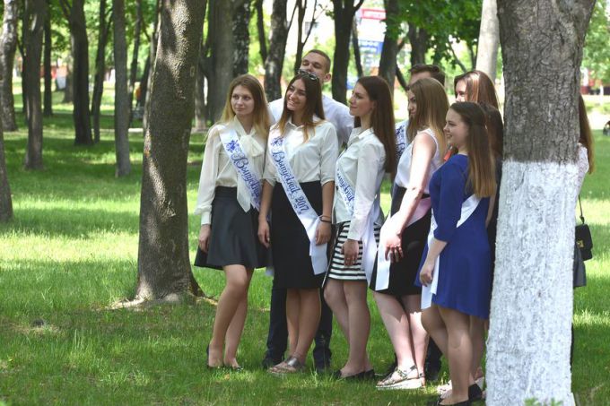 В Советском районе прошёл праздник последнего звонка