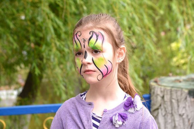 Гомельский ВСЗ устроил для детей своих работников рыбалку на заводском пруду