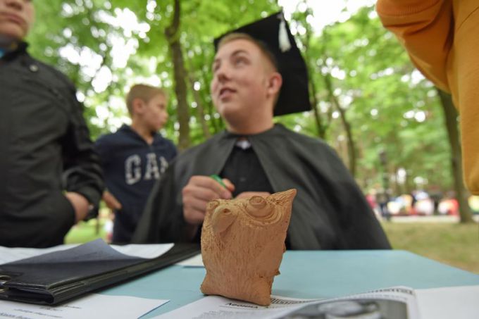 Квест-игра, живой звук и пони: как встречали лето в парке Фестивальном