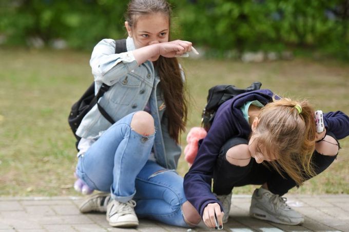 Квест-игра, живой звук и пони: как встречали лето в парке Фестивальном