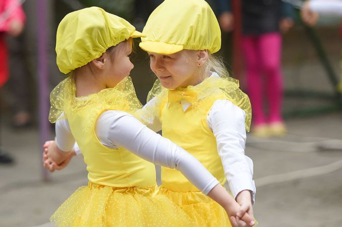 Квест-игра, живой звук и пони: как встречали лето в парке Фестивальном