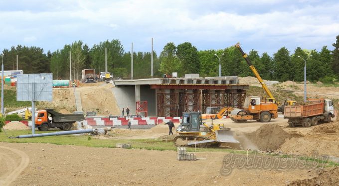 В молодом гродненском микрорайоне Ольшанка откроют детский сад, амбулаторию и шестиполоску с путепроводом