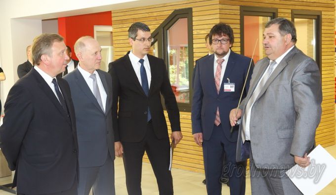 Премьер-министр Беларуси Андрей Кобяков совершил рабочую поездку в Гродненскую область (Дополнено)