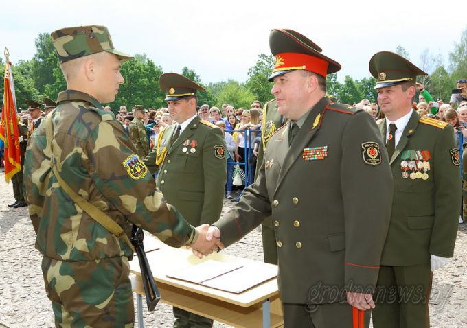 Военную присягу приняли новобранцы частей Гродненского гарнизона и Гродненской пограничной группы
