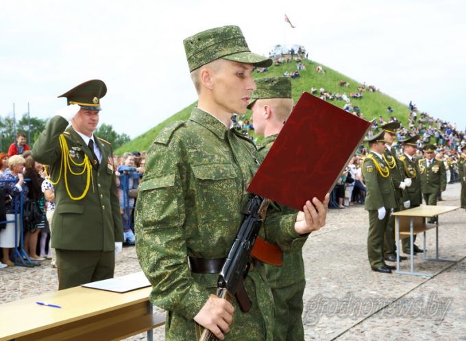 Военную присягу приняли новобранцы частей Гродненского гарнизона и Гродненской пограничной группы