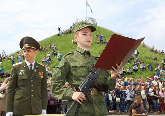 Военную присягу приняли новобранцы частей Гродненского гарнизона и Гродненской пограничной группы