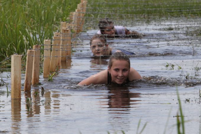 В Калинковичах впервые прошли гонки с препятствиями Zone Race