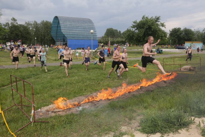В Калинковичах впервые прошли гонки с препятствиями Zone Race
