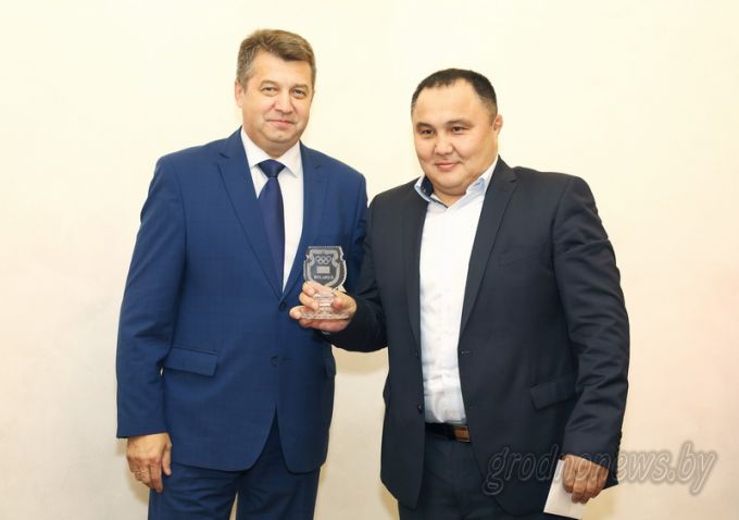 В облисполкоме чествовали спортсменов-победителей и призеров первенств мира и Европы