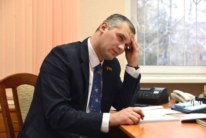 Зачем слепому ружьё и куда делись приюты? Избиратели задают депутатам правильные вопросы