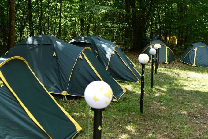 Участники районного турслёта забивали бананами гвозди и готовили зубную пасту для слона