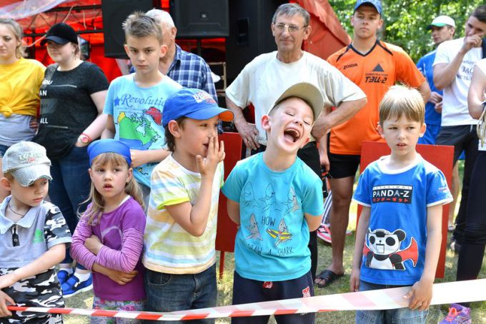 Участники районного турслёта забивали бананами гвозди и готовили зубную пасту для слона