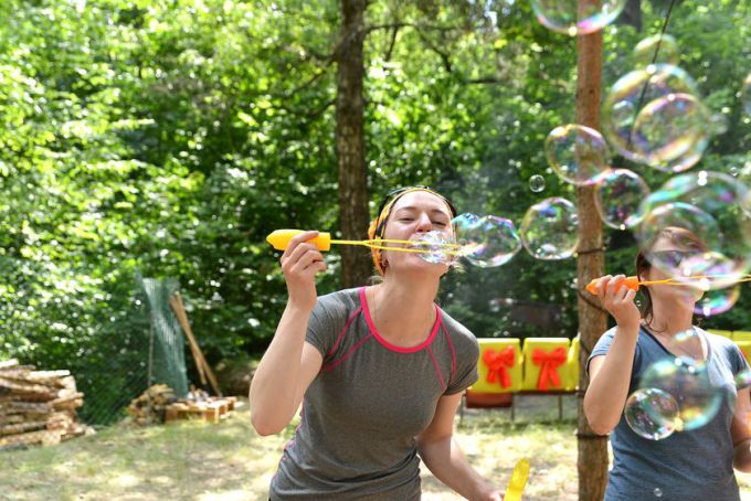 Участники районного турслёта забивали бананами гвозди и готовили зубную пасту для слона