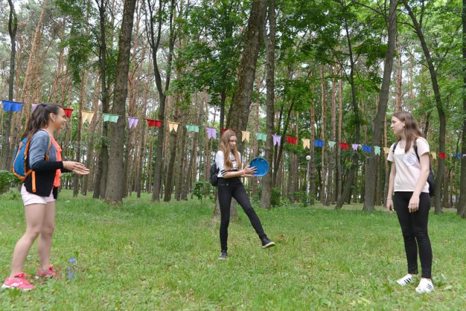 Фотофакт. День молодёжи в Фестивальном парке отметили концертом и разнообразными квестами