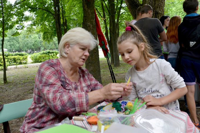 Фотофакт. День молодёжи в Фестивальном парке отметили концертом и разнообразными квестами