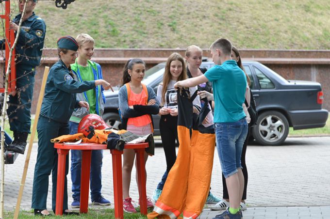 Фотофакт. День молодёжи в Фестивальном парке отметили концертом и разнообразными квестами