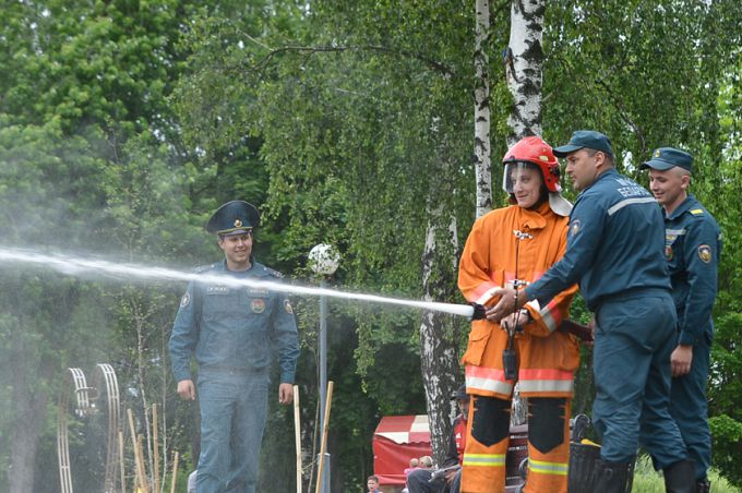Фотофакт. День молодёжи в Фестивальном парке отметили концертом и разнообразными квестами