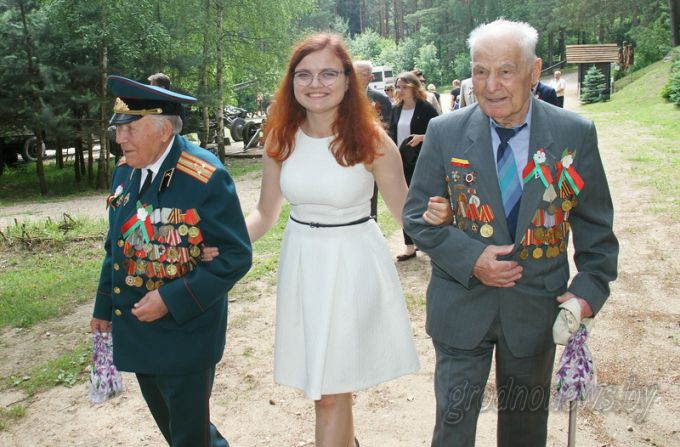 Ветеранов войны пригласили на встречу с руководством области в партизанский лагерь