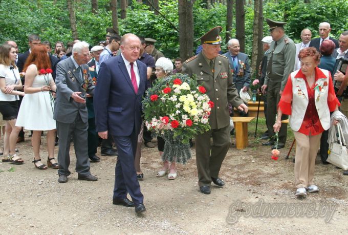 Ветеранов войны пригласили на встречу с руководством области в партизанский лагерь