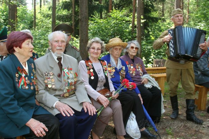 Ветеранов войны пригласили на встречу с руководством области в партизанский лагерь