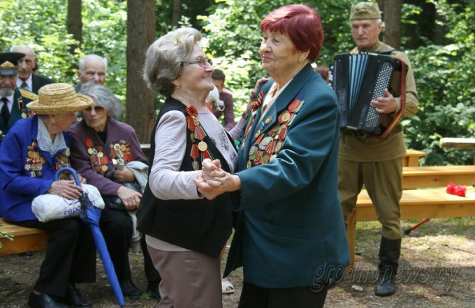 Ветеранов войны пригласили на встречу с руководством области в партизанский лагерь
