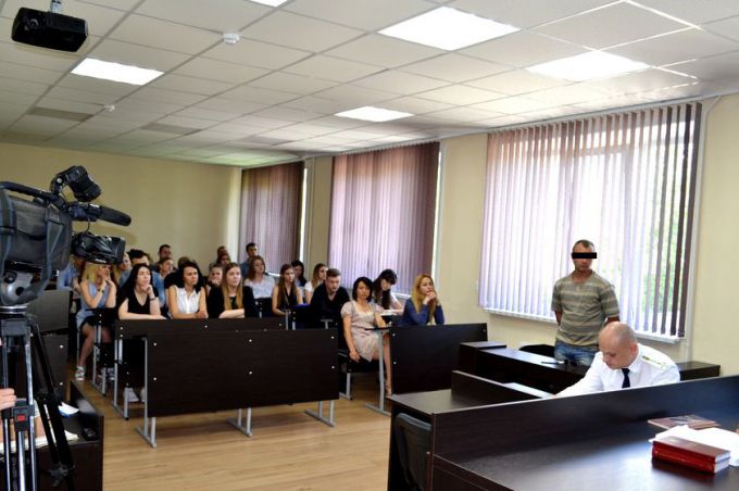 Приговор в студенческой аудитории. В университете МИТСО прошло первое судебное заседание