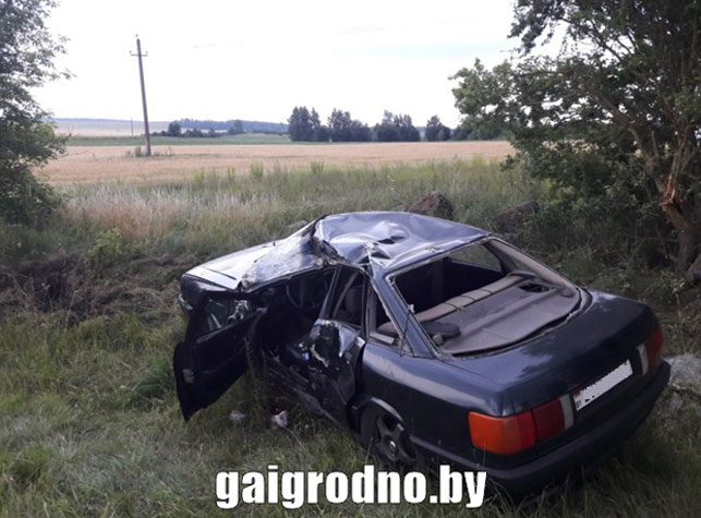 Молодой лихач перевернулся на "Ауди" под Слонимом