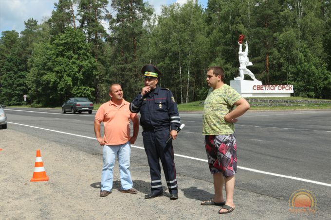 Разбитый вдребезги автомобиль - шоковая терапия от Светлогорской ГАИ