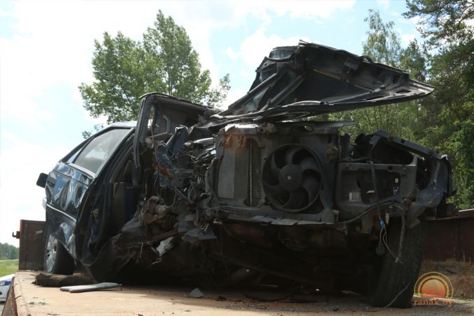 Разбитый вдребезги автомобиль - шоковая терапия от Светлогорской ГАИ