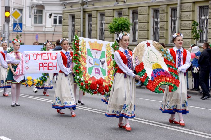 Беларуси посвящается. Праздничное шествие ко Дню Независимости в Гомеле