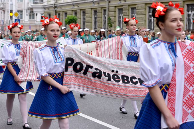 Беларуси посвящается. Праздничное шествие ко Дню Независимости в Гомеле