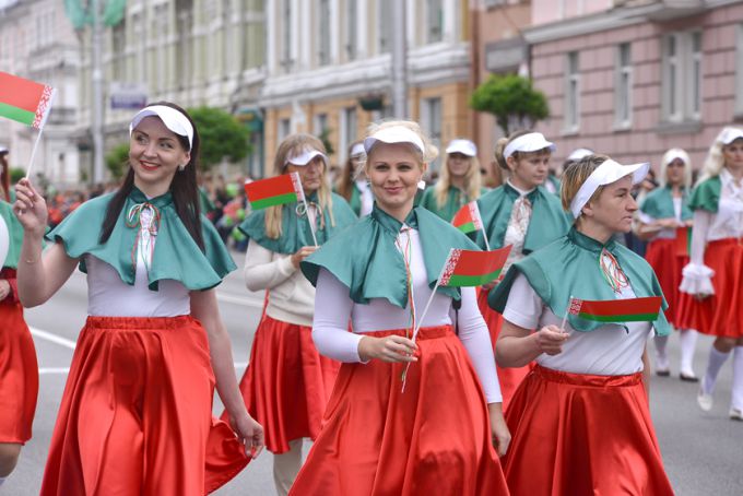 Беларуси посвящается. Праздничное шествие ко Дню Независимости в Гомеле