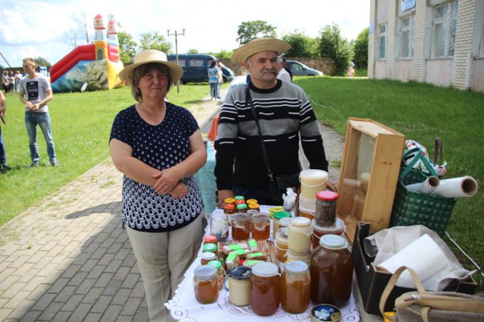 В агрогородке Гравжишки, что на Ошмянщине, устроили медовый кирмаш