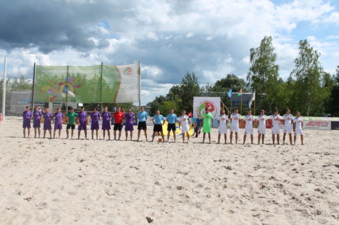 В Слониме проходит суперфинал по пляжному футболу