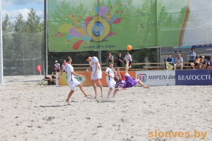 В Слониме проходит суперфинал по пляжному футболу