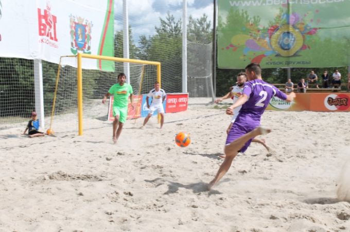 В Слониме проходит суперфинал по пляжному футболу
