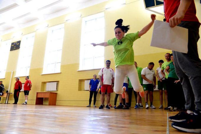 Пыром, щёчкой, навесиком. Летняя спартакиада руководителей Советского района удивила своими результатами