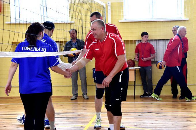 Пыром, щёчкой, навесиком. Летняя спартакиада руководителей Советского района удивила своими результатами