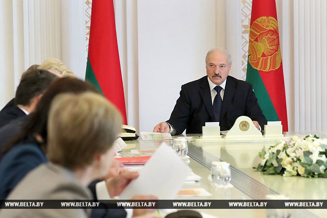 Александр Лукашенко: к 1 октября должен быть обновленный декрет №3