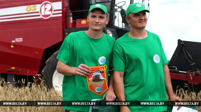 Министр сельского хозяйства ознакомился с ходом уборочной кампании на Гродненщине