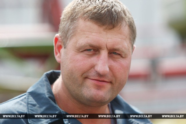 Комбайнер из Гродненского района первым в области преодолел рубеж в две тысячи тонн по намолоту