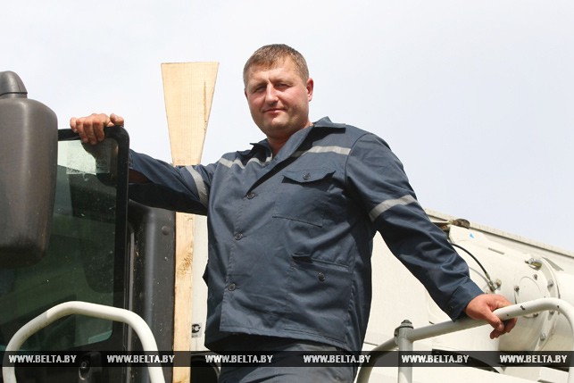 Комбайнер из Гродненского района первым в области преодолел рубеж в две тысячи тонн по намолоту