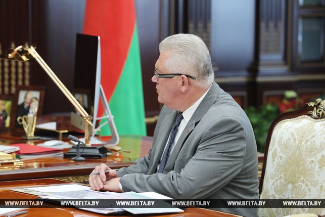 Вступительная кампания, учебники, подготовка к 1 сентября - развитие образовательной сферы обсуждалось на встрече у Александра Лукашенко (+Видео)