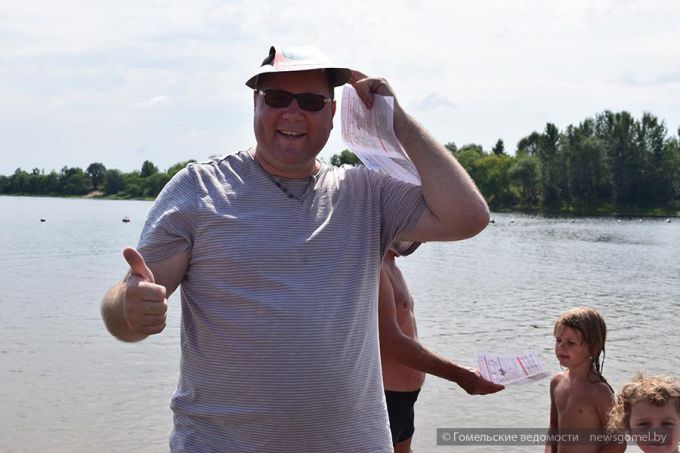 Активисты Советской районной организации ОО «БРСМ» на пляже Любенского озера провели акцию «Летний патруль»